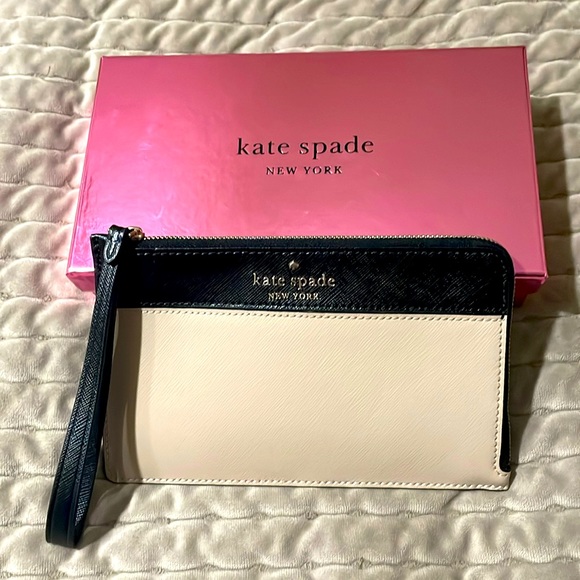 kate spade Handbags - NWOT KATE SPADE WRISTLET/BOX TOGETHER FULL INCLUSION
